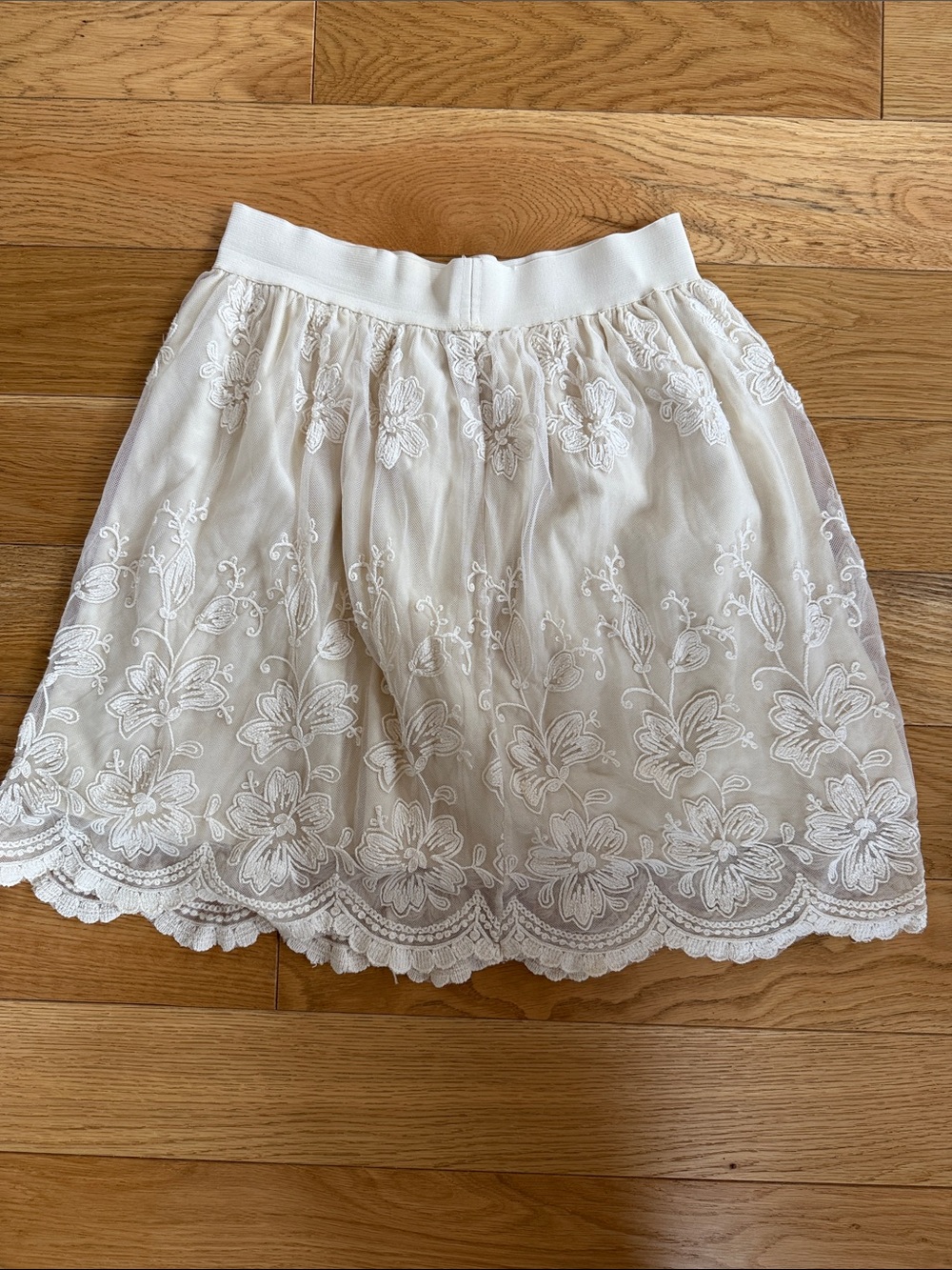 Forever 21 Cream Floral Lace Mini Skirt